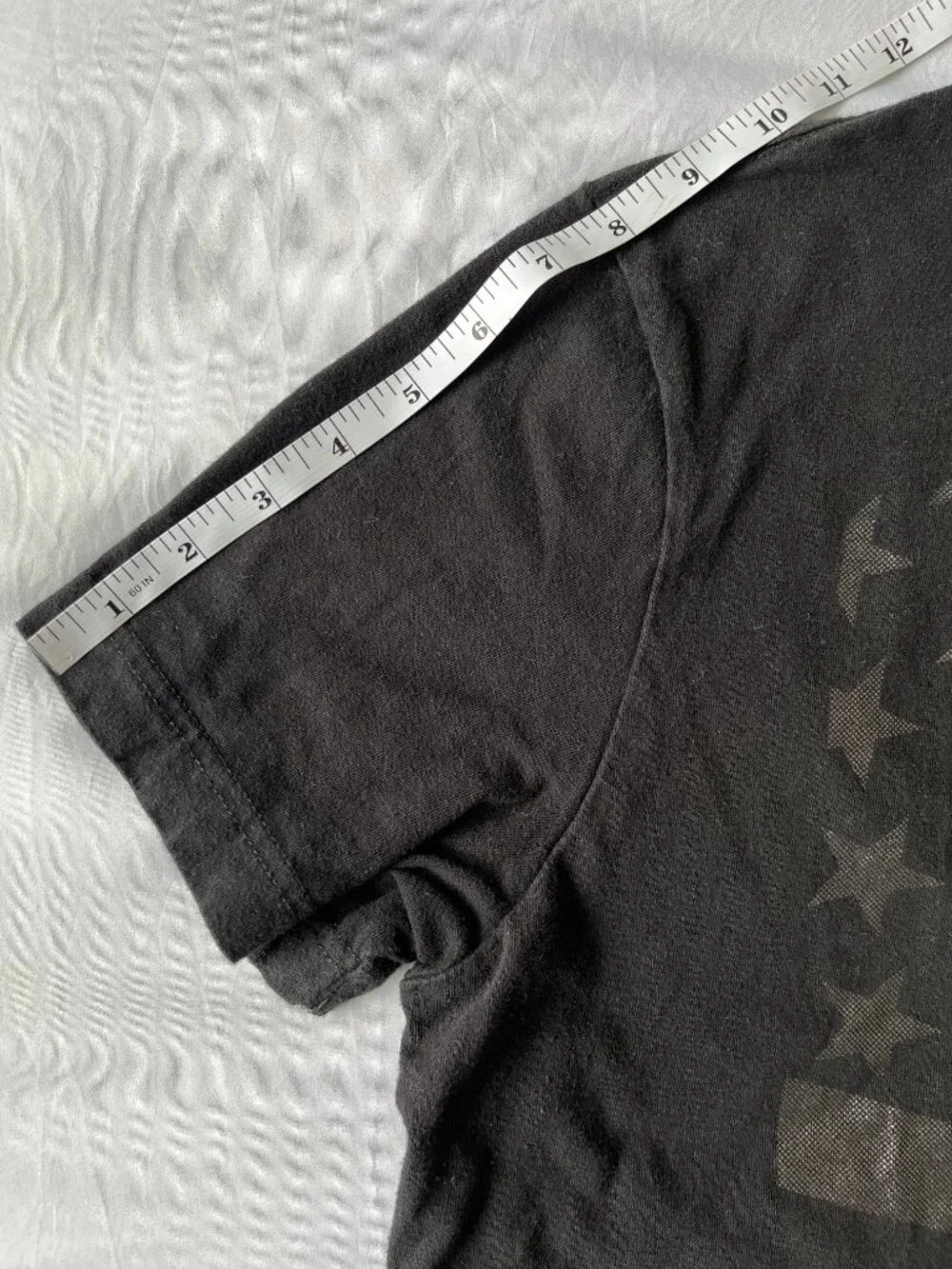 Vintage GUESS American Flag T-Shirt - Monochromatic Silver & Black - XL - Picture 6 of 8